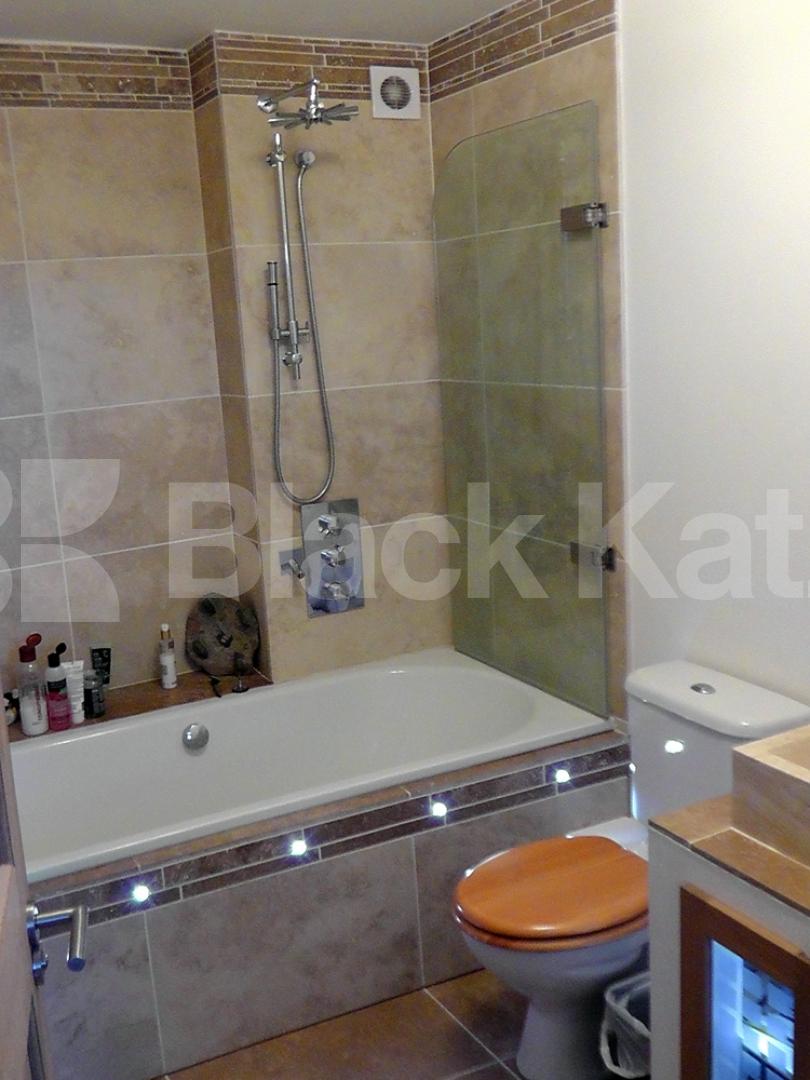 			NEW INSTRUCTION, 2 Bedroom, 1 bath, 1 reception Ground Floor Flat			 Halsmere Road, Camberwell